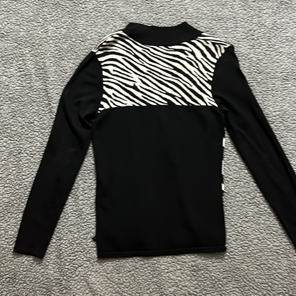 Women’s size small Fontana zip up sweater zebra print - Picture 8 of 8